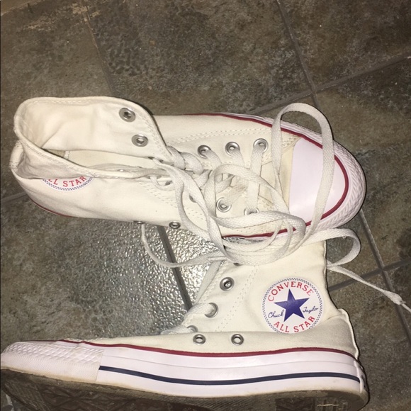 White converses - Picture 1 of 1